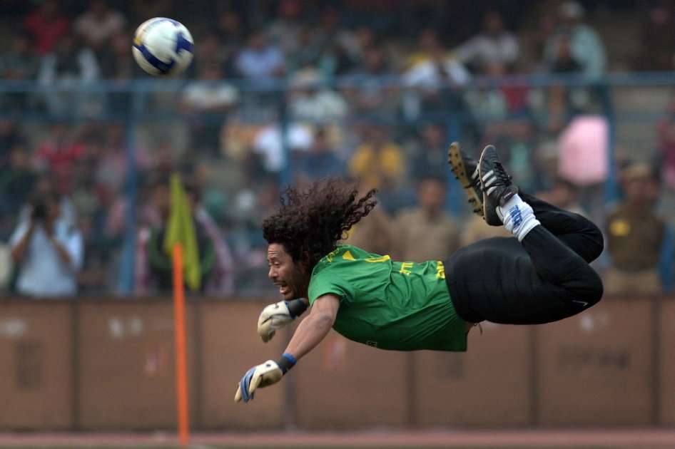 René Higuita se inmortalizó haciendo la famosa jugada que se llamó "escorpión".