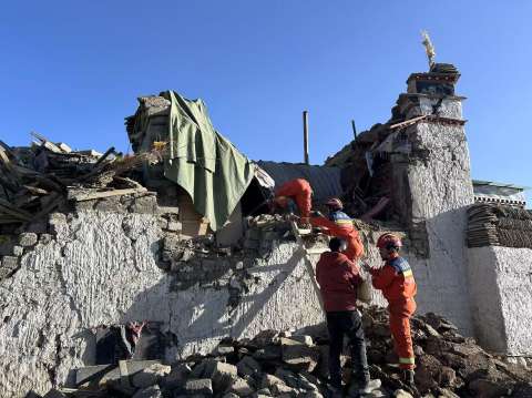 Al menos un centenar de muertes por un fuerte sismo en  Tíbet