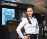 La mujer al frente de Juan Valdez