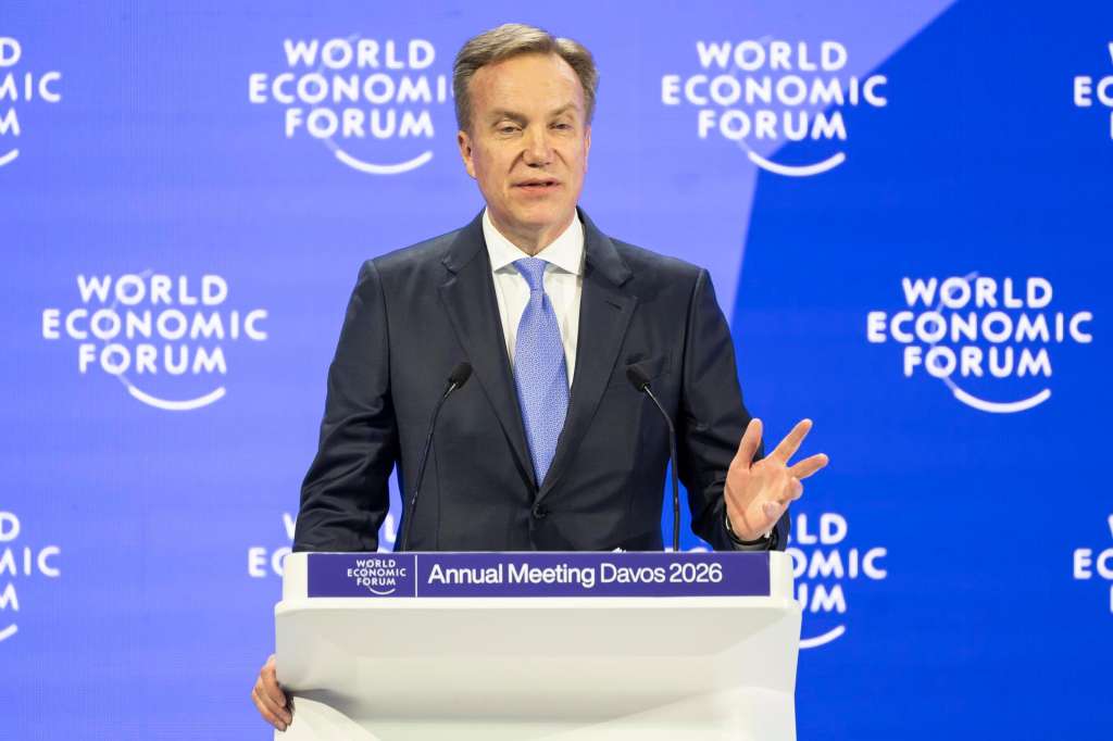 DAVOS (Switzerland), 20/01/2026.- Norwegian Borge Brende, President and CEO of the World Economic Forum (WEF), speaks during a plenary session in the Congress Hall during the 56th annual meeting of the WEF in Davos, Switzerland, 20 January 2026. The meeting, under the topic 'A Spirit of Dialogue,' brings together entrepreneurs, scientists, and corporate and political leaders and runs from 19 to 23 January. (Suiza) EFE/EPA/LAURENT GILLIERON