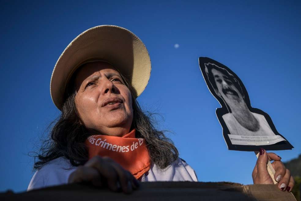 Pie de foto: Luz Marina Hache fue una de las voces que lideró el plantón durante la ceremonia del Museo de Memoria.