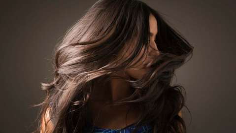 Cabello color chocolate: ¿cómo elegir el mejor tono según la textura de tu pelo?