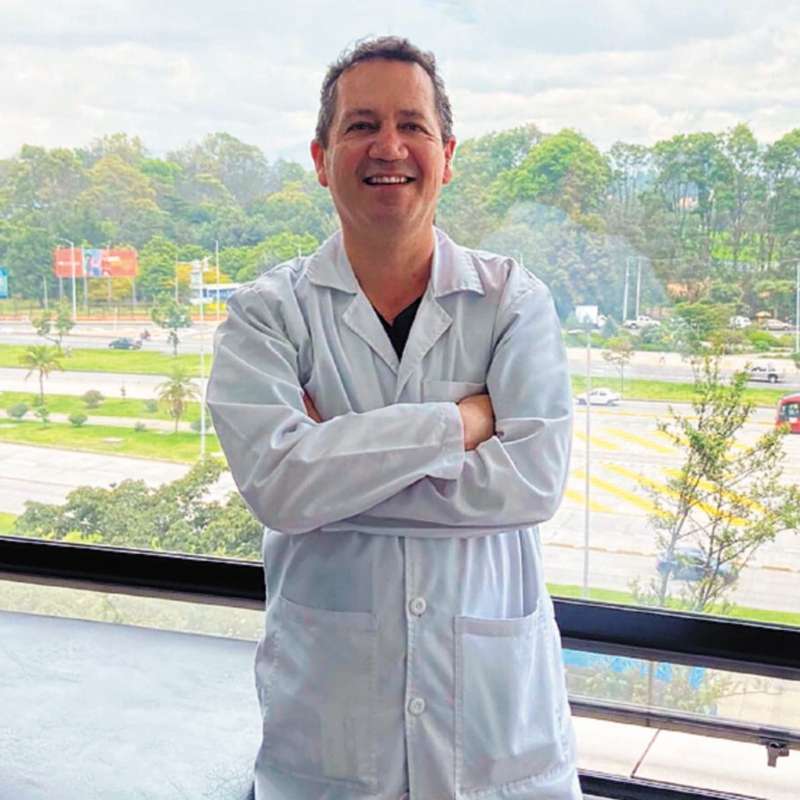 Doctor Jorge Díaz, médico fisiatra.