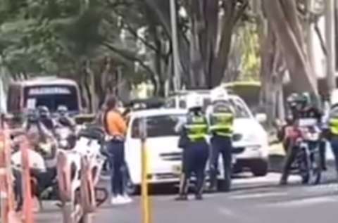 Conductor con licencia suspendida atropelló a dos agentes de tránsito en Cali