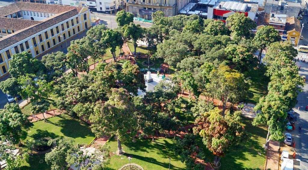 Imagen de referencia. Parques y zonas cercanas a colegios y escenarios deportivos tendrán controles durante el horario definido por la alcaldía, con apoyo de la Policía Metropolitana.