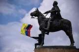 Por inminente riesgo de colapso, retirarán estatua de Bolívar del Monumento a Los Héroes