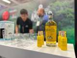 ¿Toma aguardiente amarillo? Pleito entre licoreras lo sacará de la rumba en Bogotá