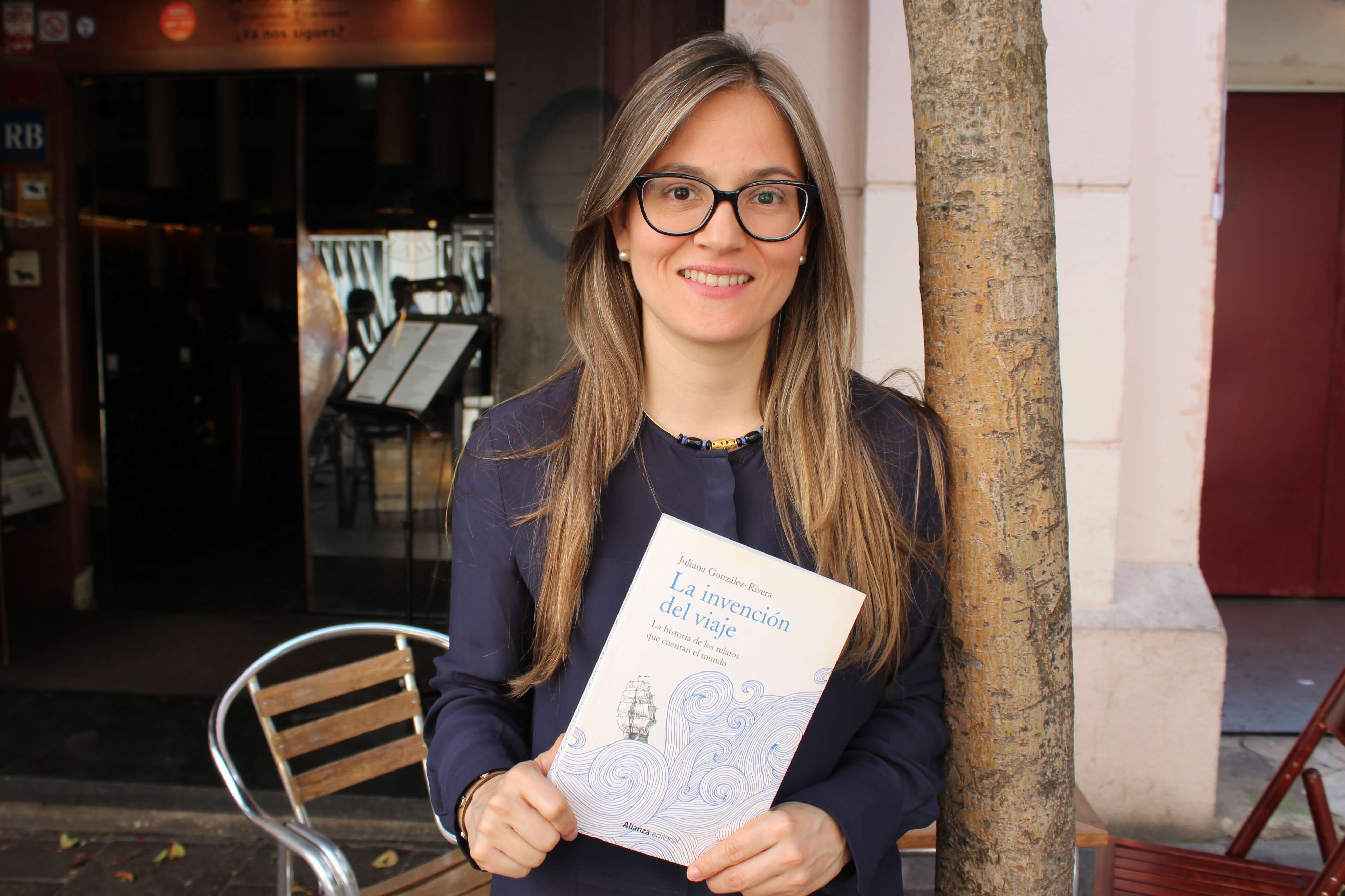 Juliana González-Rivera, quien dice que la sensación de "desarraigo crónico" que producen los viajes no tiene género. / Pilar Chacón Preciado