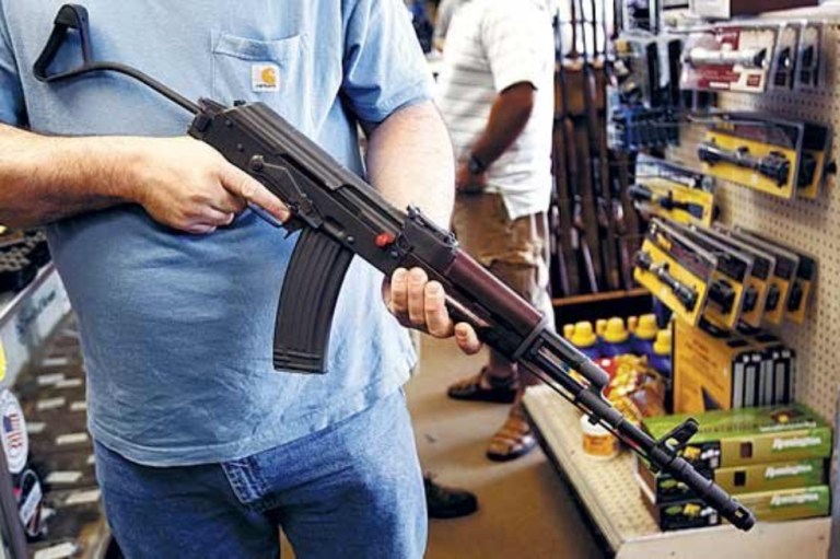 Estudio señala que estadounidenses poseen el 40% de armas de fuego del mundo