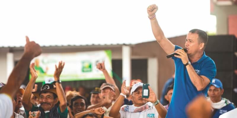 El gobernador de Guaviare, Heydeer Palacio, asegura que no hubo sobrecostos en la adquisición de los kits de alimentación. / Cortesía.