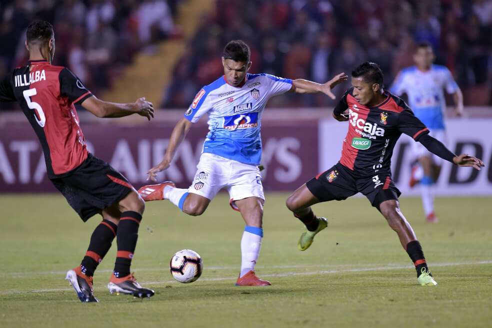 Teófilo Gutiérrez jugó un mal partido ante los peruanos. / EFE