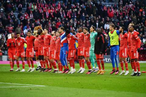 Bundesliga: Bayern Múnich le ganó derbi al Augsburgo y mantuvo el liderato