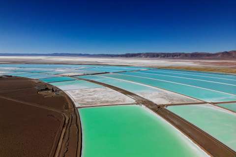 ¿Quién controla los minerales de la transición energética? Cada vez menos manos