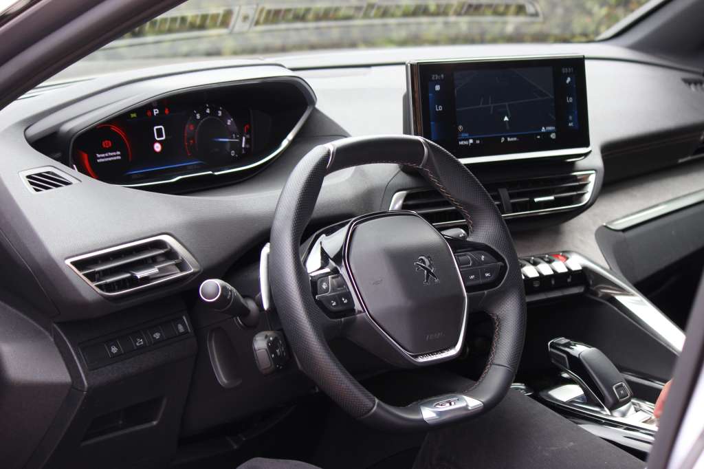 Peugeot 5008.