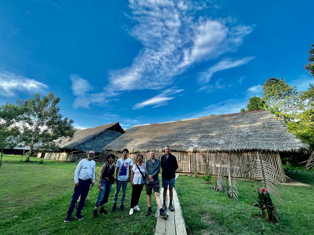 En la comunidad indígena de Macedonia, los turistas pueden vivir un turismo responsable acompañado de guías locales expertos.