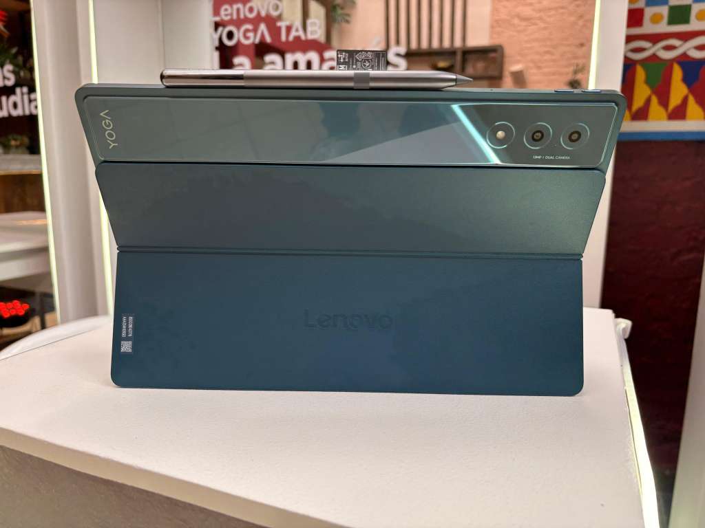 Si hubiera que escoger una tablet todo en uno de esta nueva serie de Lenovo, esa sería la Yoga Tab Plus, por su procesar y funciones con IA.