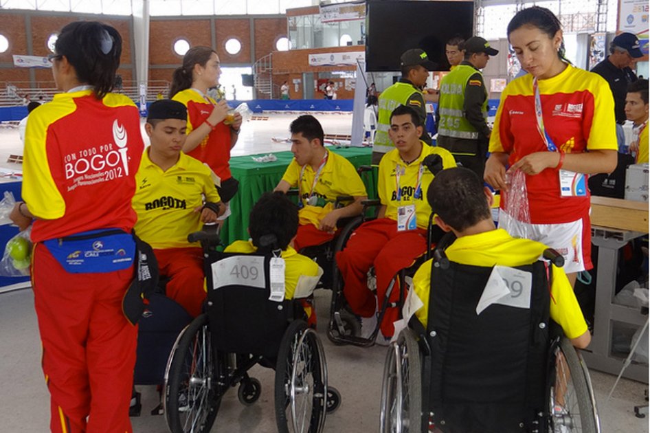 Bogotá comanda la tabla de medallería.