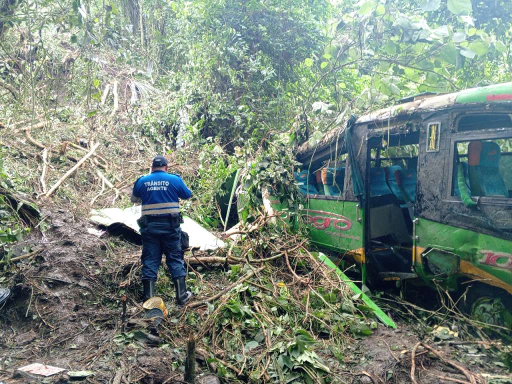 Accidente de bus en Caparrapí.