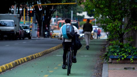 ¿Qué tan seguros se sienten los ciclistas en Bogotá? La gente opina