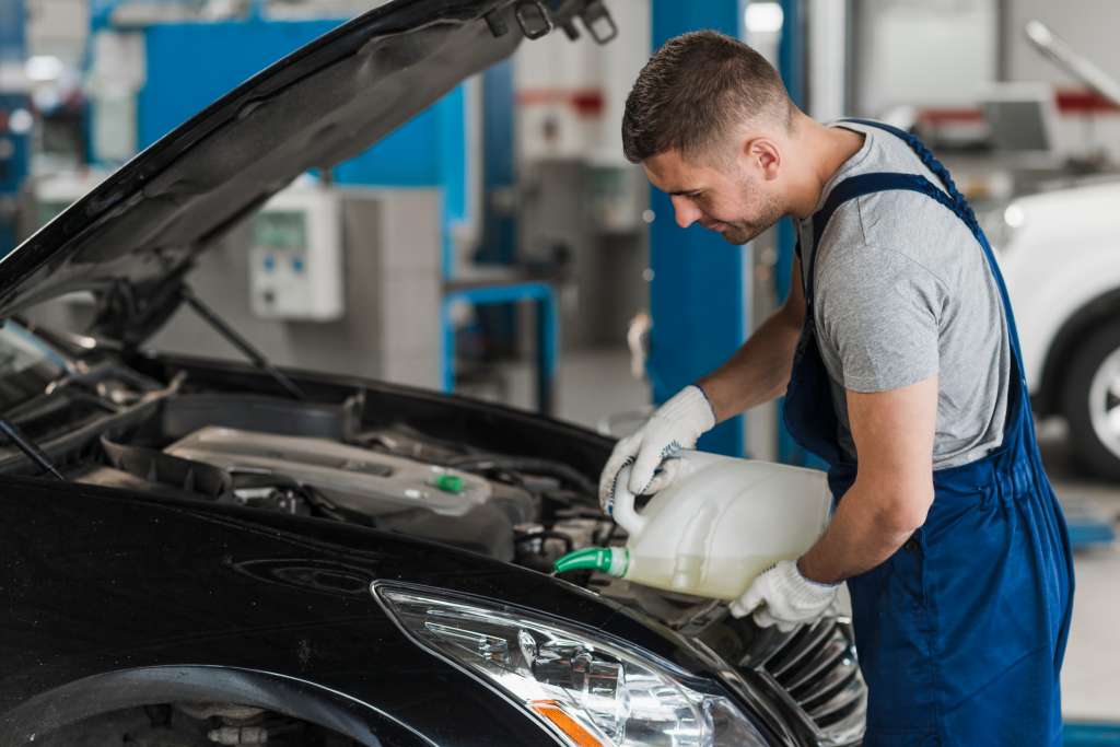 ¿Cada cuánto cambiar el refrigerante del carro y cómo saber si necesita cambio?