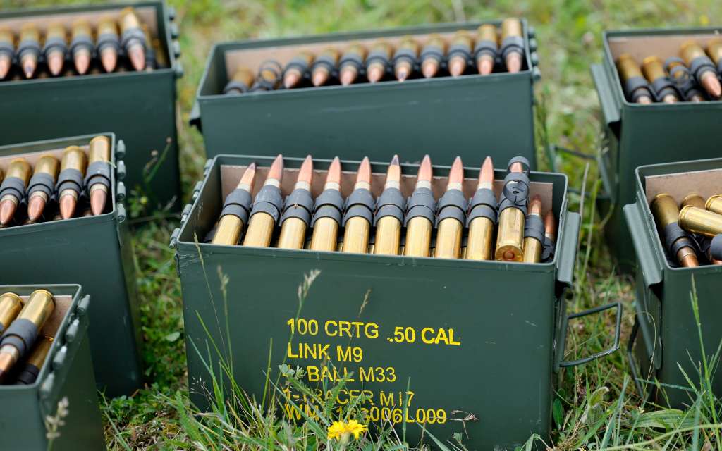 Grafenwoehr (Germany), 23/05/2024.- Ammunition for a Machine gun M2 Browning full metal jacket is seen during a live fire event during the Combined Army Training Center Heavy Weapons Leaders Course in the military training area in Grafenwoehr, Germany, 23 May 2024. This event shows how the 7th Army Training Command Combined Arms Training Center facilitates and supports theater readiness as an Army accredited institution, which allows Soldiers in the region to attend Training and Doctrine Command (TRADOC) compliant instruction taught by certified instructors without having to return to the U.S. (Alemania) EFE/EPA/RONALD WITTEK
