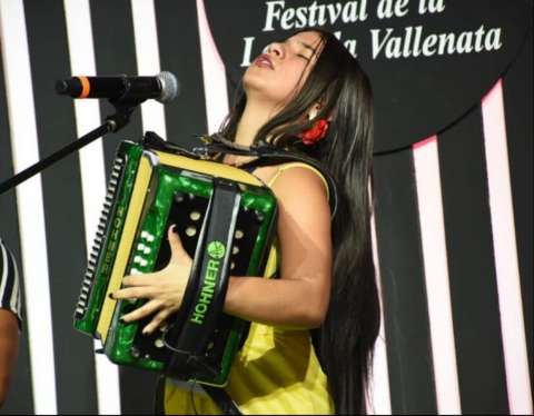 De musas a reinas: las mujeres en la música vallenata
