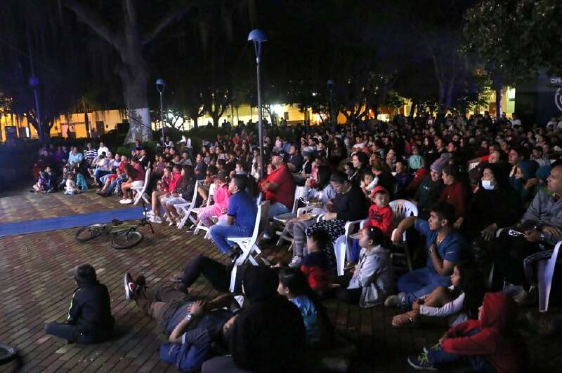 Nórida Rodríguez y Toto Vega promueven el festival bajo la consigna de que todo tiene que ver con el ambiente: la economía, la inequidad y la brecha cultural. / Barichara Vive - Archivo particular