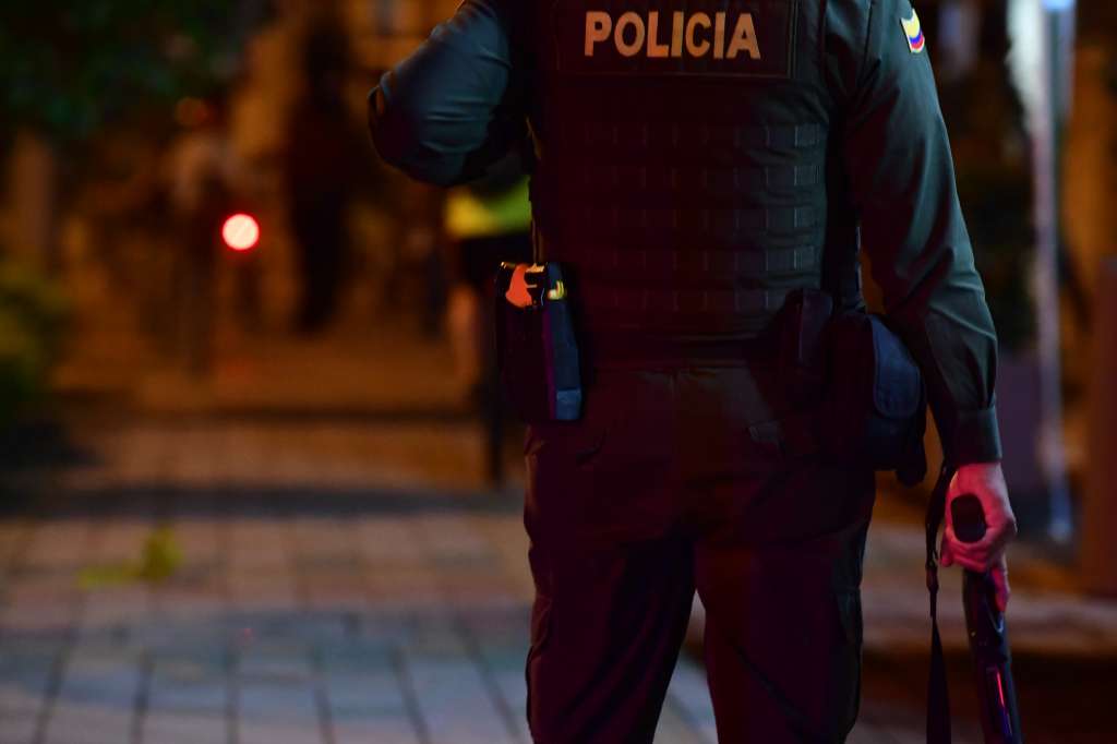 Protestas en el sector del Park Way por la muerte de Javier Ordóñez Bermúdez a manos de dos policías del CAI de Villa Luz.