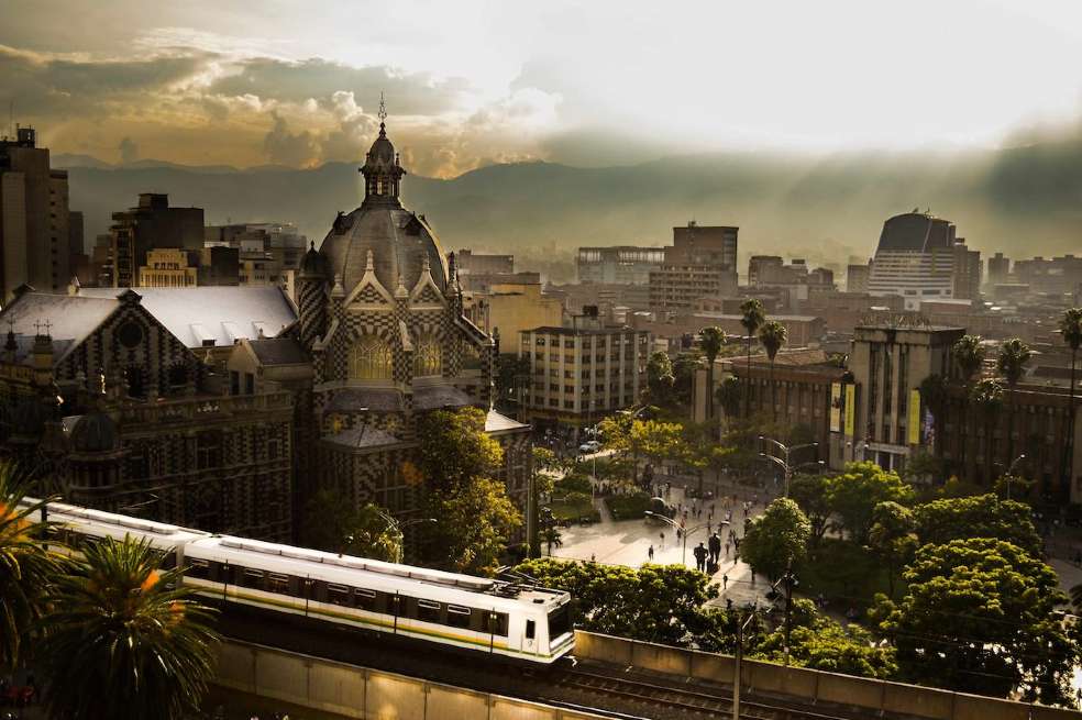 Entre las actividades de la Semana Virtual de Colombia, habrá espacios de presentación de destinos, Medellín es uno de ellos.