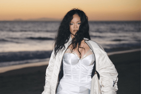 Rihanna anunció tercer embarazo en la MET Gala. Este fue el diseño que lució