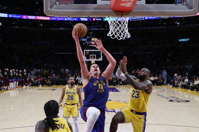 Nikola Jokić ganó su tercer MVP tras imponerse a Doncic y Gilgeous Alexander
