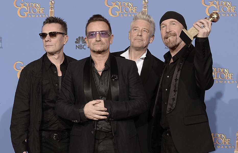Bono, The Edge y Adam Clayton presuntamente habrían compartido con la población y otorgado ayudas y regalos a la comunidad indígena que habita la zona.