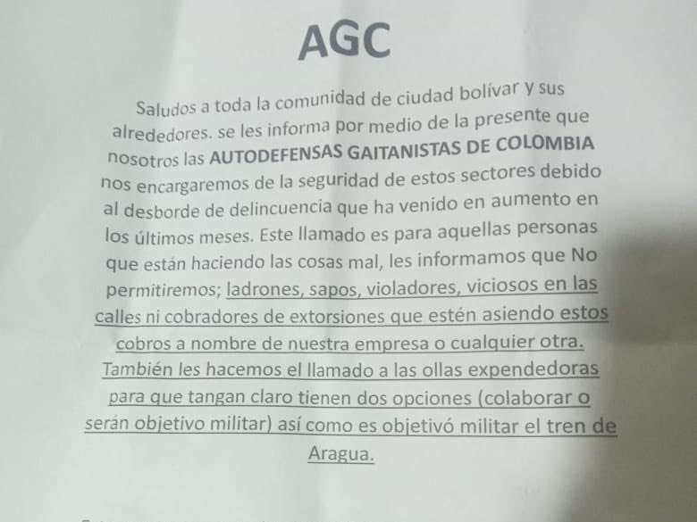 Panfletos enviados por las Autodefensas Gaitanistas.