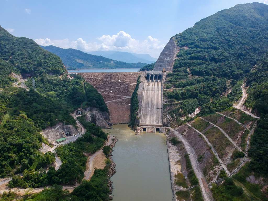 Las centrales hidroeléctricas suplen el 70 % de la demanda energética del país.