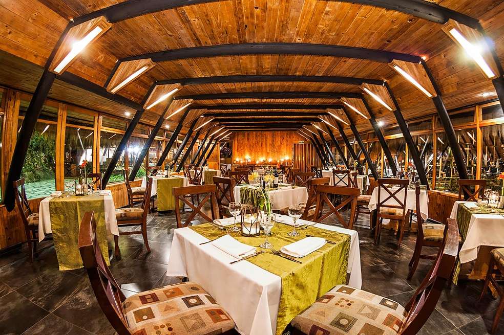 La historia del restaurante se origina con una cabaña y una cancha de tenis que construyó la familia Aguirre Peresson en 1973. / Tramonti