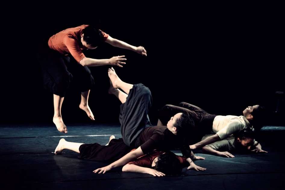 El Colectivo Carretel llega el 17 de julio a la Casa del Teatro Nacional para una corta temporada donde nos presentará su aplaudida creación "Cuatro Puntos". / Teatro Nacional