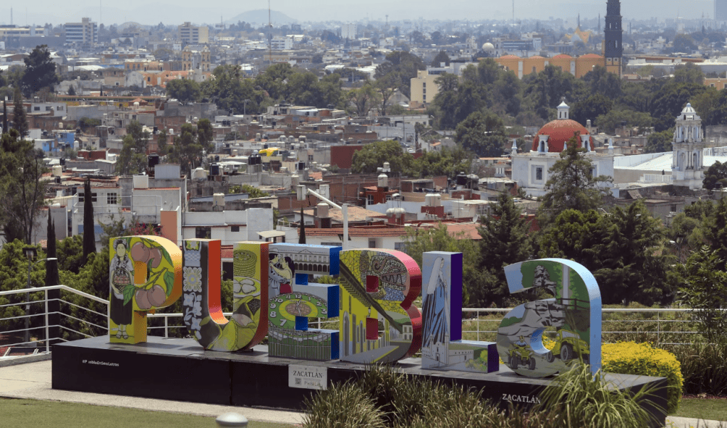Con una cartelera artística internacional y una amplía oferta gastronómica, la Feria de Puebla 2025, una de las más grandes de México,