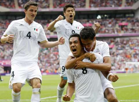 México remonta y alcanza su primera final olímpica