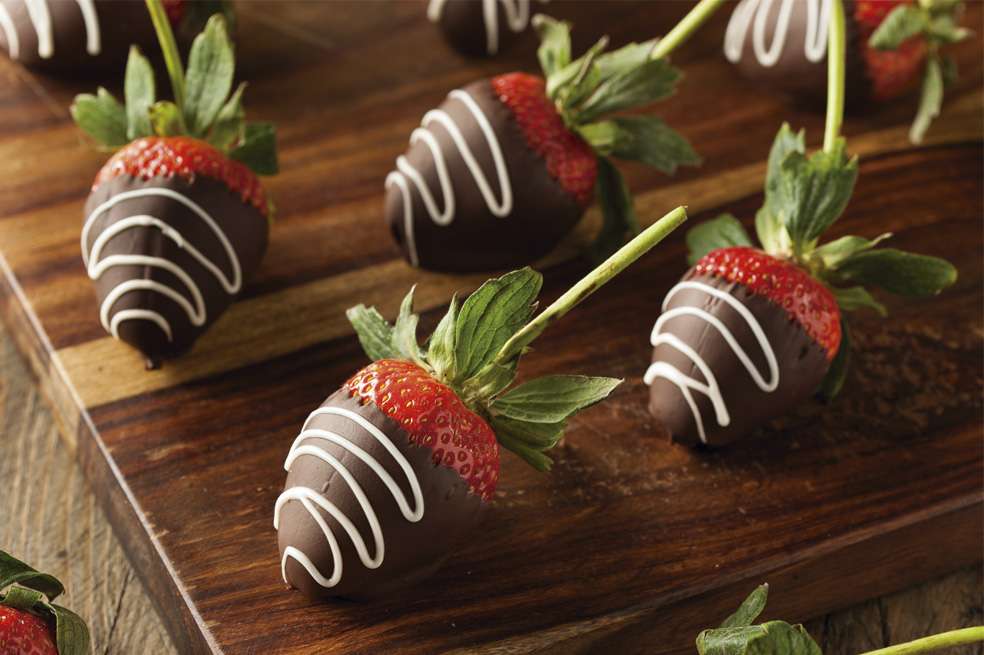 Fresas con chocolate, postre, aperitivo