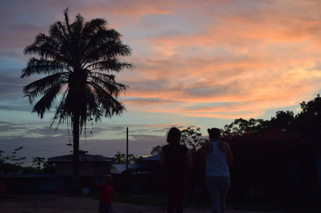 Antes de irse a las filas de las disidencias de las Farc, Montilla estaba adelantando trámites para estudiar en el Colegio de San José del Guaviare, del vecino municipio de Guaviare. Los docentes de la región hablaron por última vez con ella a finales de noviembre de 2020. El 2 de marzo la joven perdió la vida en el bombardeo y hasta ocho días después los padres de Montilla pudieron recoger su cuerpo de Medicina Legal en Villavicencio. Se llevaron para Puerto Cachicamo un cadáver incompleto.
