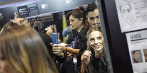Así fue el backstage de la pasarela patrocinada por Cromos en el Bogotá Fashion Week