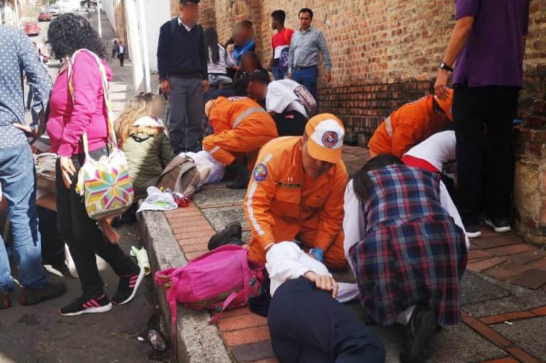 Gases del ESMAD afectan a menores de un colegio público en Bogotá