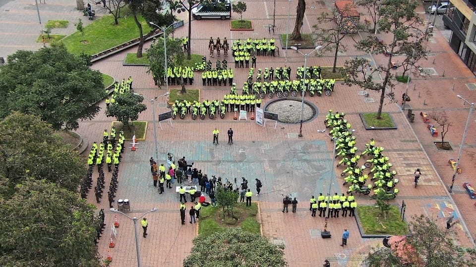 Con el fin de mitigar la comisión de delitos en las zonas de alta incidencia criminal de Bogotá durante la temporada de fin de año, la Policía y el Distrito lanzaron la estrategia 4/5.