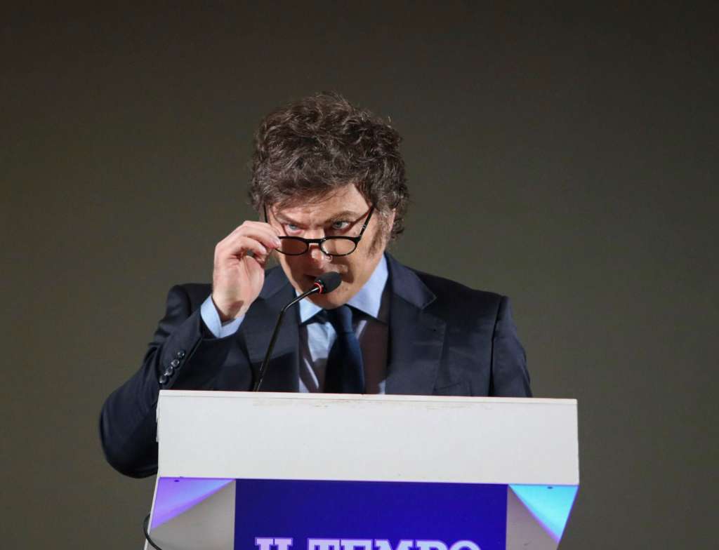 ROMA (ITALIA), 13/12/2024.- El presidente argentino, Javier Milei, pronuncia un discurso este viernes en Roma, tras recibir el Premio Internacional Milton Friedman 2024, en la primera jornada de su visita de dos días a la capital italiana. EFE/ Presidencia Argentina/ ***SOLO USO EDITORIAL/SOLO DISPONIBLE PARA ILUSTRAR LA NOTICIA QUE ACOMPAÑA (CRÉDITO OBLIGATORIO)***
