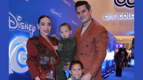 Luisa Fernanda W y sus hijos asistieron por primera vez a un evento juntos