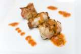 Receta de día: rollos de pollo asado con salsa de pimentón
