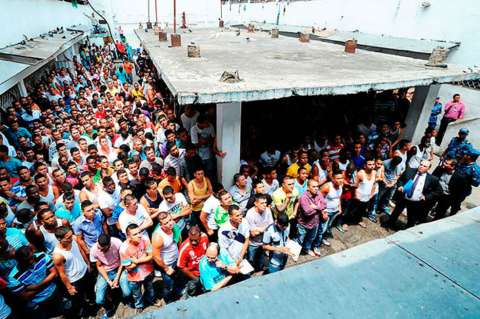 Hacinamiento en estaciones de Policía: Gobierno trasladará 496 presos a cárceles del Inpec