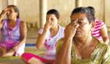 El yoga como camino para reconciliar un país violento