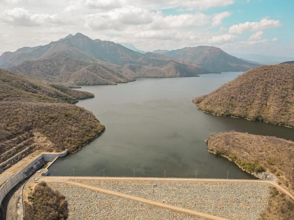 El proyecto busca que el agua de la represa llegue a los municipios de San Juan del Cesar, Distracción, Fonseca, Barrancas, Hato Nuevo, Albania, Maicao, Manaure y Uribia.