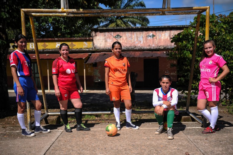 Fútbol y perdón en Puerto Torres
